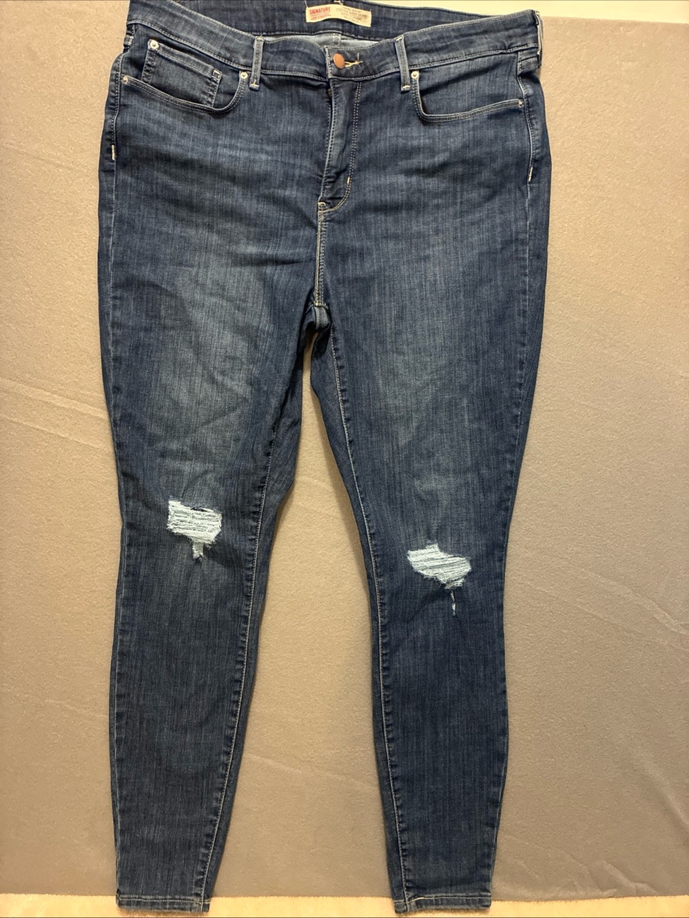 Plus Size Signature by Levi Strauss Dark Wash Ripped Skinny Jeans